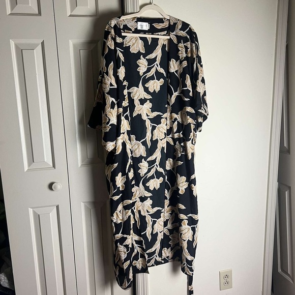 Madison Du Soir Long Black Kimono Size L XL - Picture 2 of 6